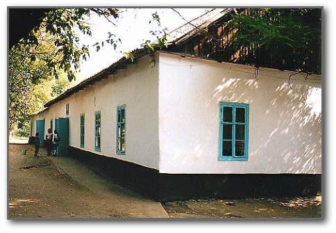 Schulgebäude Hannowka 2002